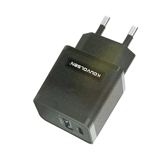 Адаптер за зареждане Fast Charge с 2 USB-A и Type-C порта - 20W - CX-105 - 302402